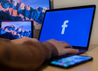 Facebook, Instagram, WhatsApp are down globally