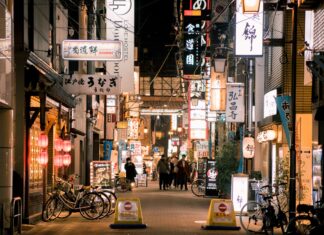 As Japan Goes Cashless, E-Commerce grows