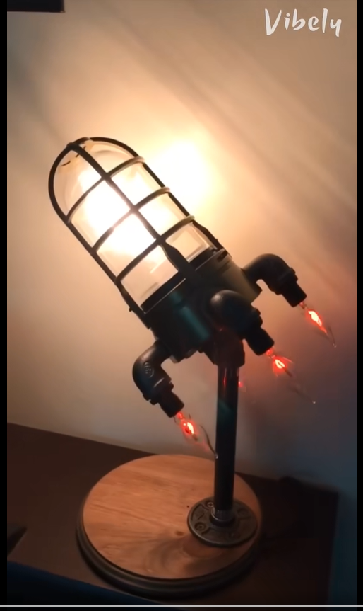 Steampunk rocket lamp Facebook video ad