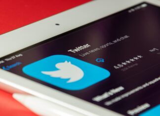 Twitter Provides Free Ads to Bring Brands Back