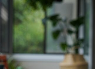 $90 cream, $10 toothpaste: Businesses target high-spenders.